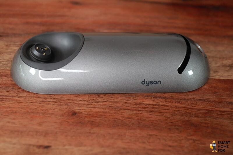 Man sieht die Ladestation des Dyson Corrale.